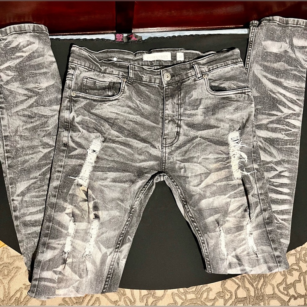 Evolution in Design Men’s 32x32 black acid washed, distressed jeans, skinny leg